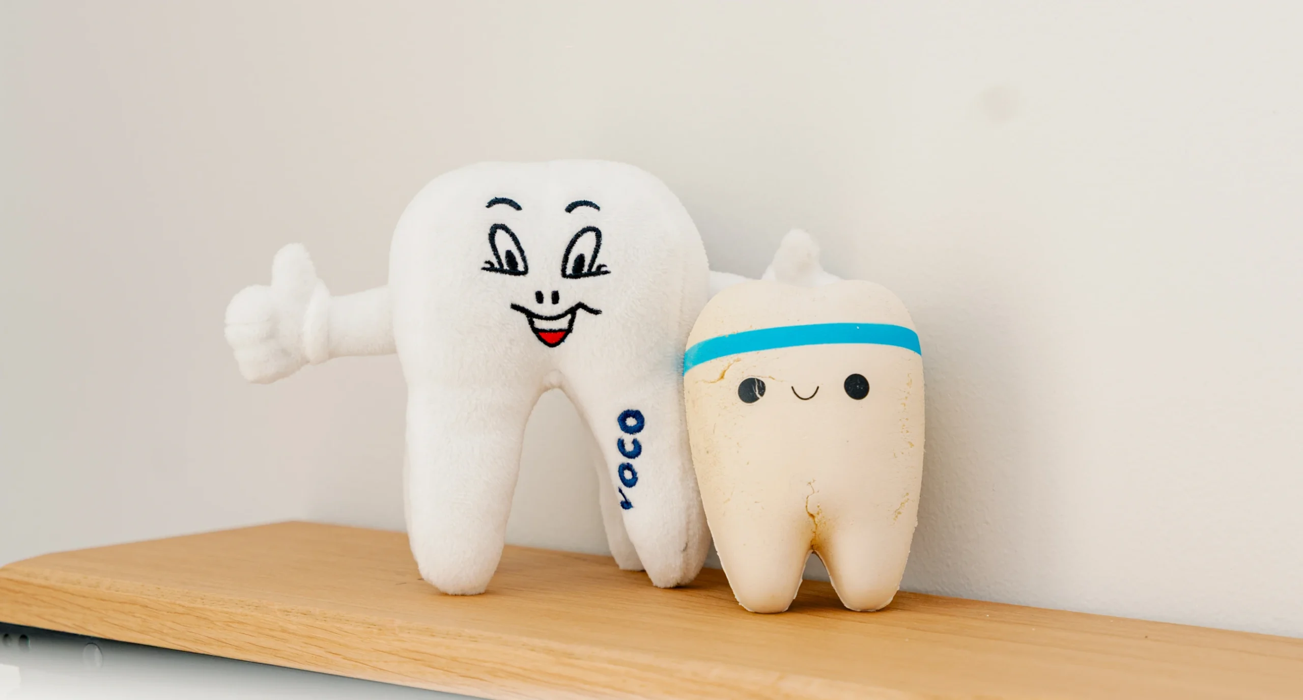 Peluches en forme de dents pour accueillir les enfants